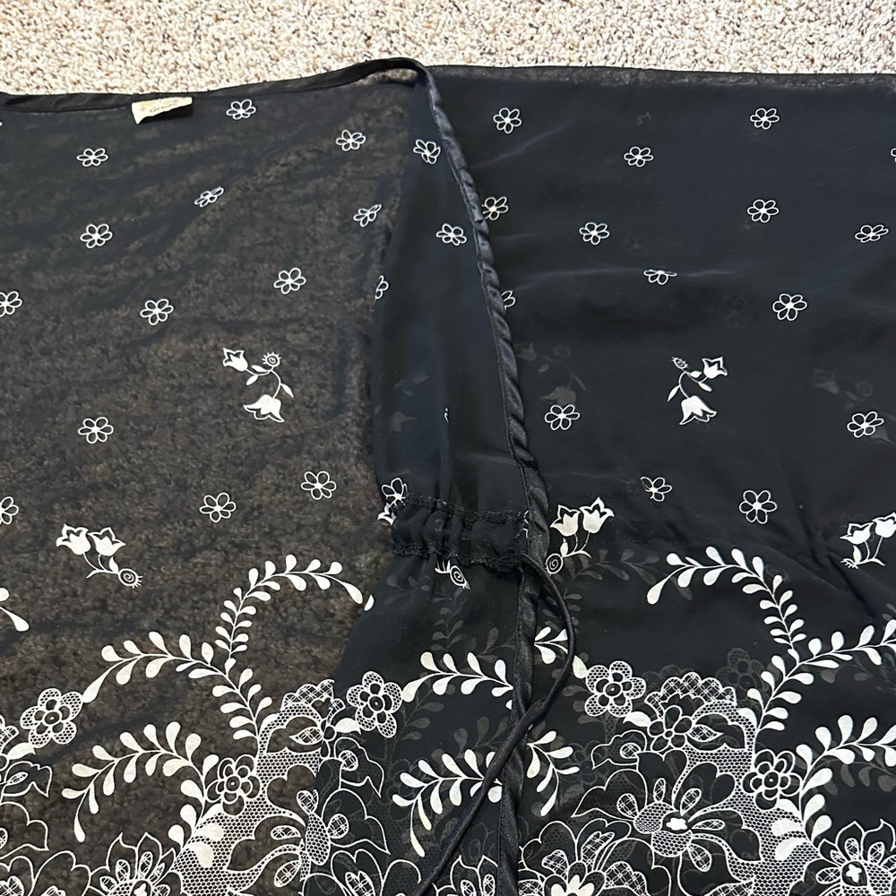 🖤 Elegant Black Floral Kimono Cardigan - Gemeni 🖤 - Picture 10 of 12